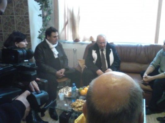 Puiu Haşotti şi Mihai Lupu, la discuţii cu reprezentanţii a două societăţi comerciale din Medgidia
